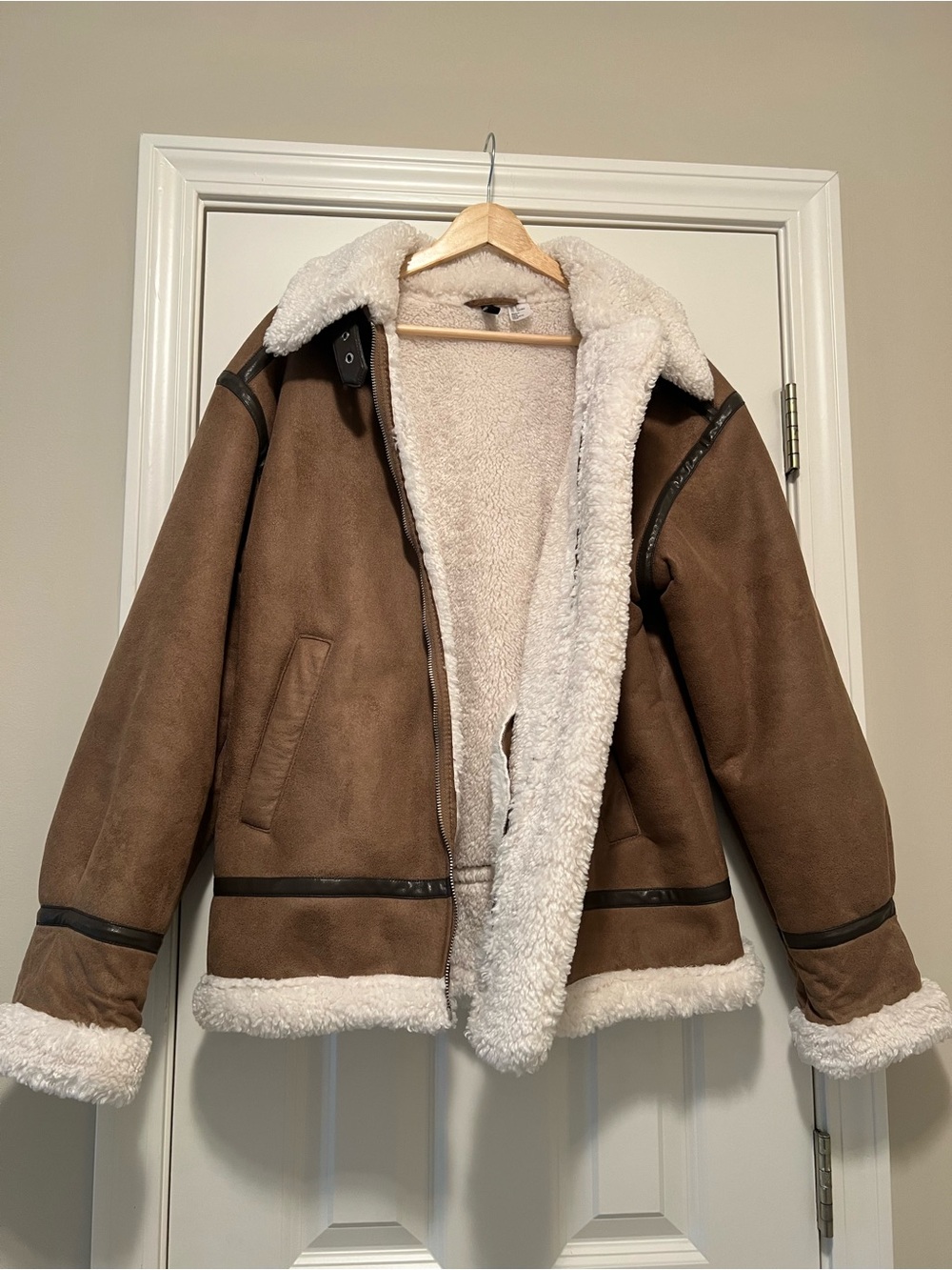 H&M Shearing-Lined Brown Jacket with Cream Collar - Picture 2 of 4